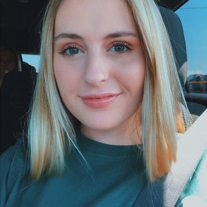 Meet your Posher, Brooke